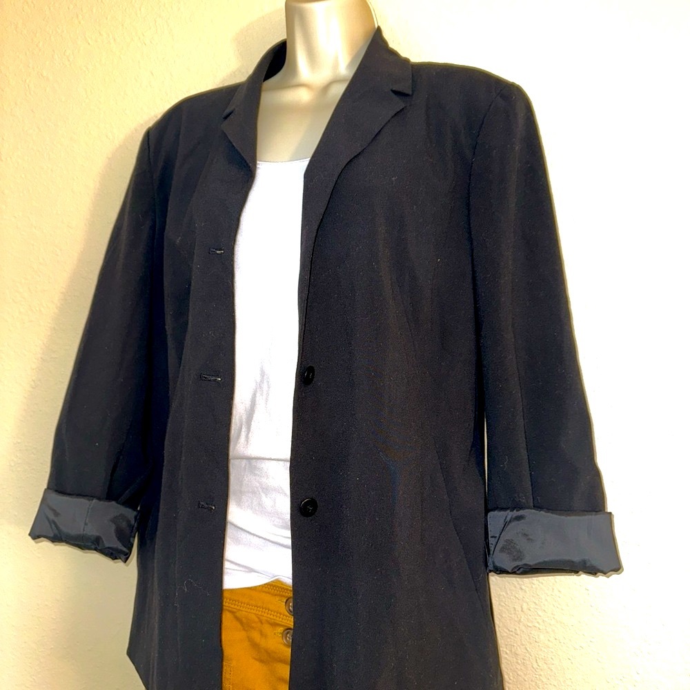 The Limited women’s blazer jacket. Black. Size Large. Stretch.